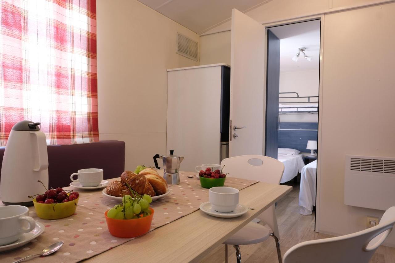 Happy Camp Mobile Homes In Camping Golden Sunset Αλισσός Εξωτερικό φωτογραφία